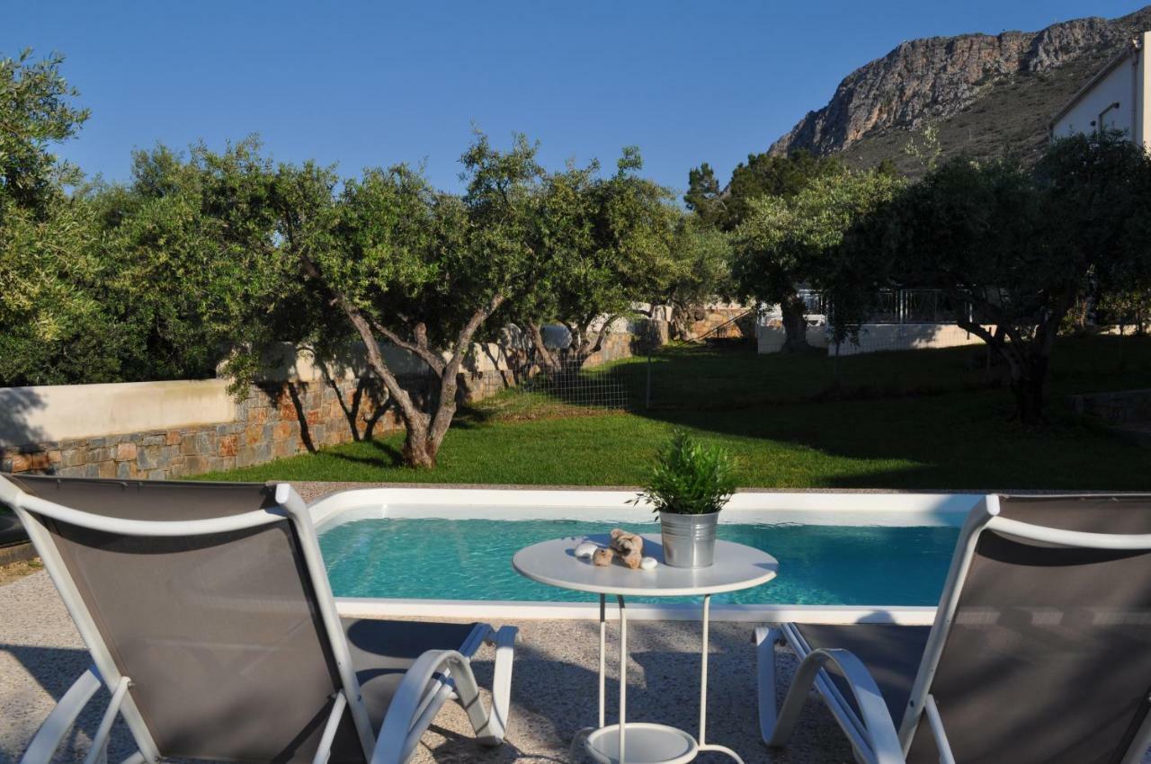 Nefeli Villas ヘルソニソス エクステリア 写真
