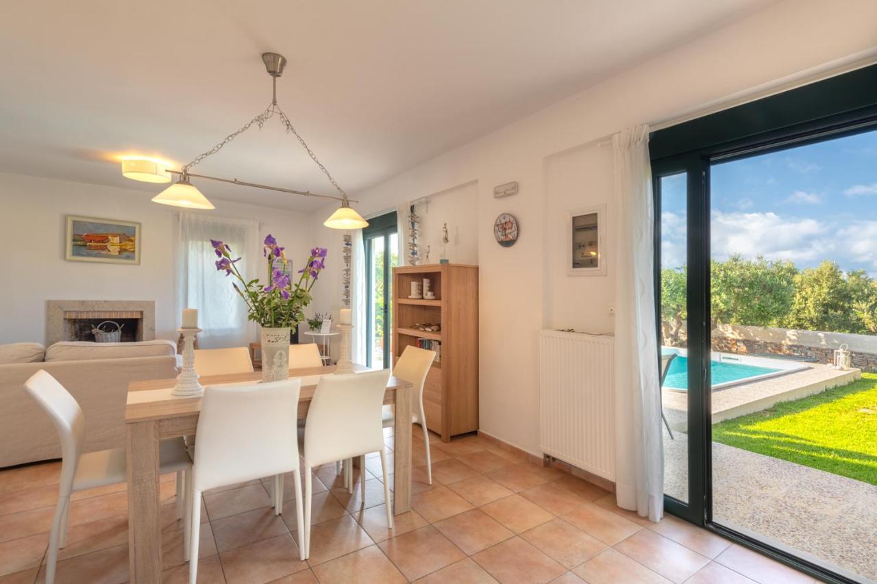 Nefeli Villas ヘルソニソス エクステリア 写真